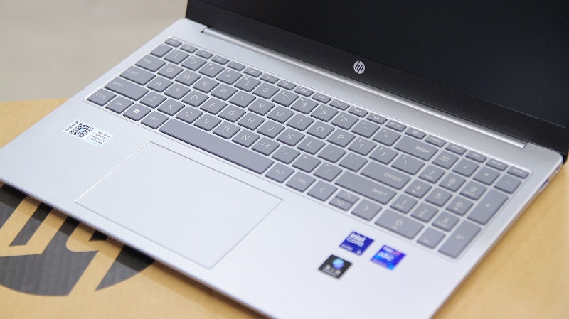 Laptop HP 15- FD1850T