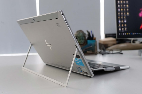 Điểm nhấn của G3 là chân đế khá nhẹ nhàng