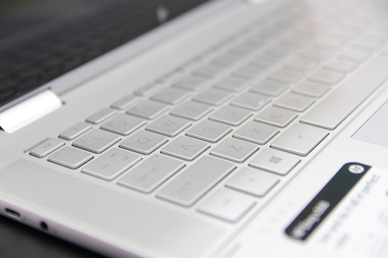 HP x360 15m-es0013dx