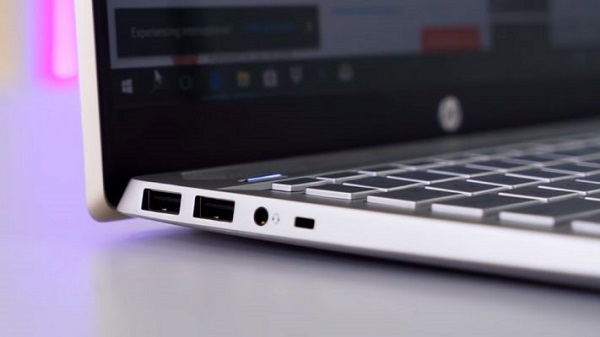 Cạnh trái của máy