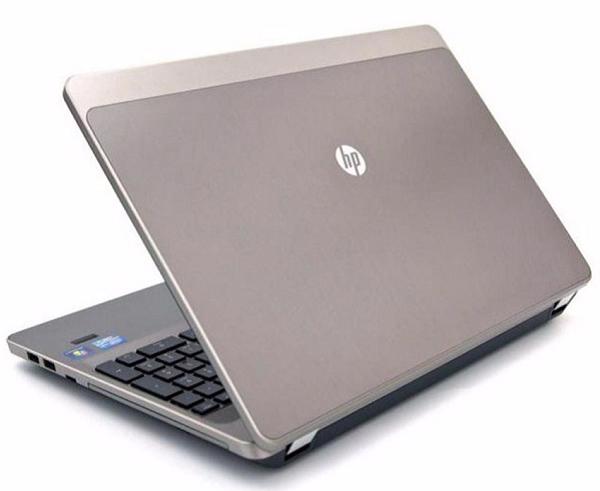 Vỏ ngoài được khoác lên mình với chất liệu nhôm bóng