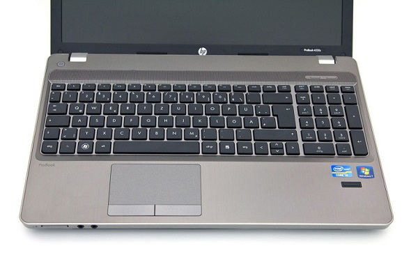 Touchpad mang tới sự cân bằng khá là tốt