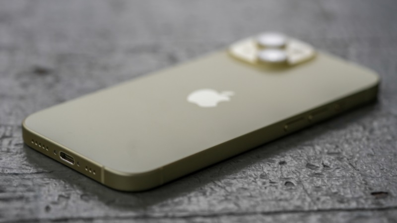 iPhone 15