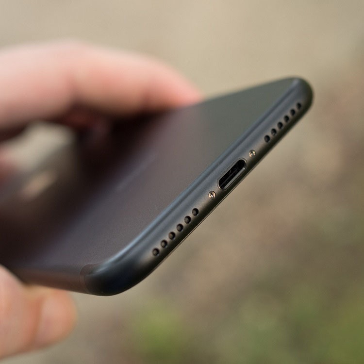 iPhone 7 Plus với dàn loa stereo