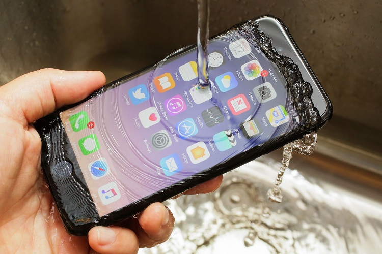 iPhone 7 Plus Lock có thể kháng nước