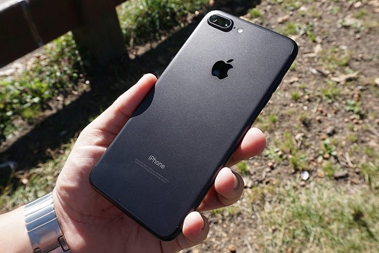 iPhone 7 Plus Lock sở hữu vẻ ngoài tinh tế
