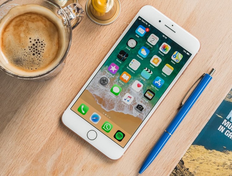 iPhone 8 thiết kế tràn viền hai bên