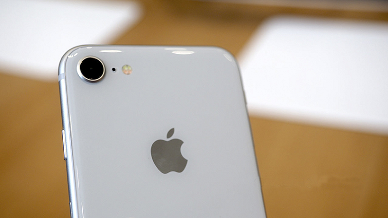 Camera sau của iPhone 8 Lock lấy nét cực chuẩn