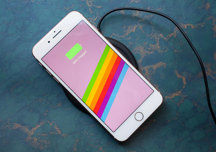 iPhone 8 Plus được tích hợp công nghệ sạc nhanh