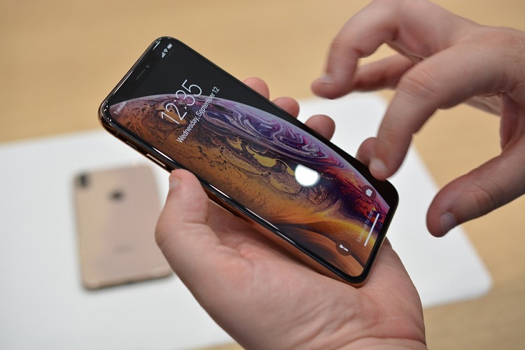 iPhone XR Lock cho thời gian lên đến 12 tiếng