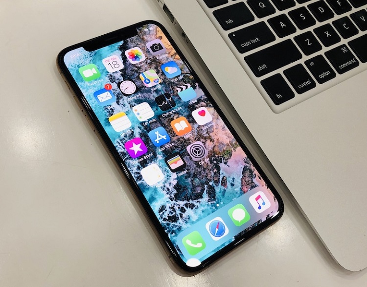 iPhone XS Lock sử dụng chip A12 mạnh mẽ