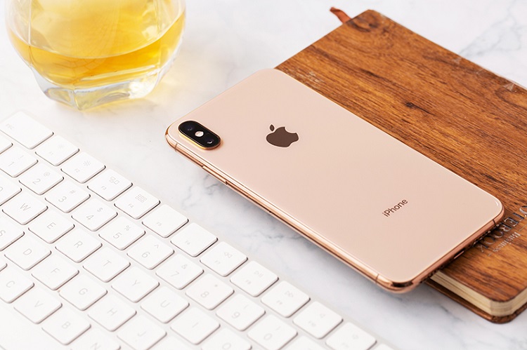 Mặt lưng iPhone Xs Max Lock bằng kính sang chảnh