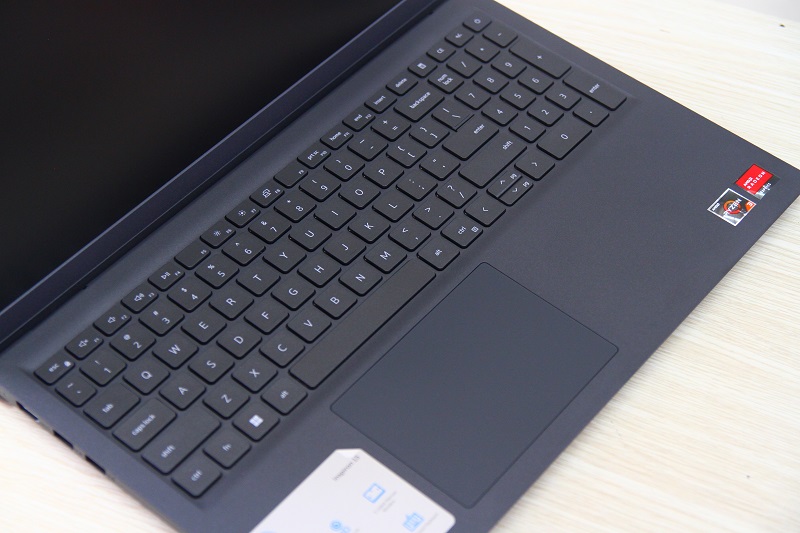 laptop-co-ban-phim-so-ben-phai