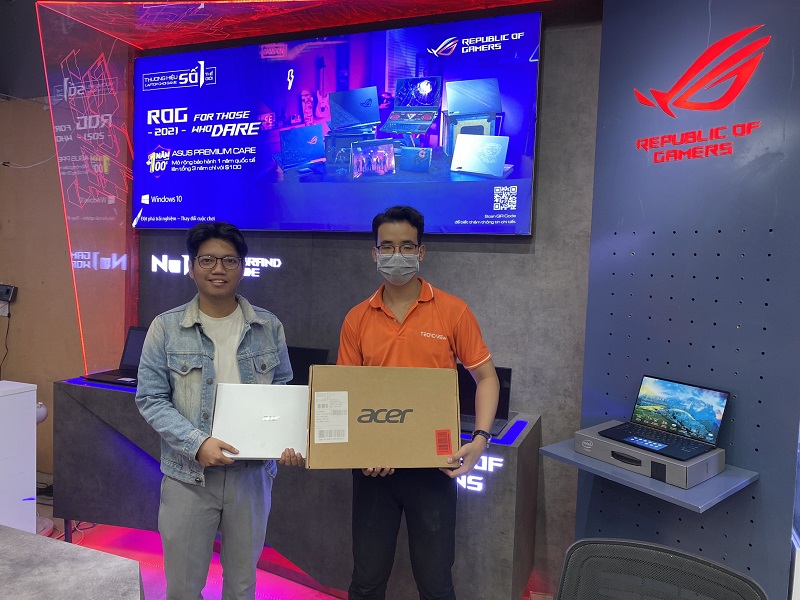 laptop-co-ban-phim-so-ben-phai