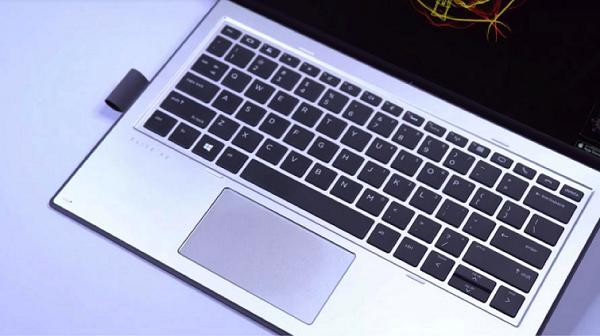 Laptop cảm ứng thiết kế hấp dẫn