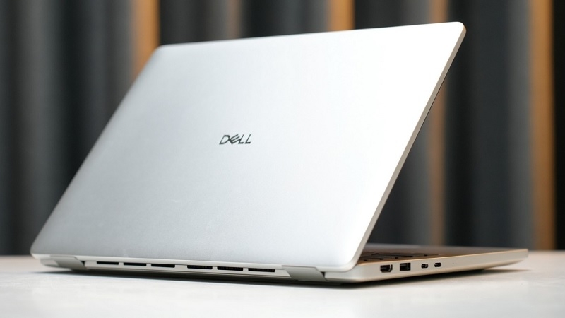 Thiết kế của dòng laptop Dell Pro 14 Plus PB14250 2025 Thiết kế của dòng laptop Dell Pro 14 Plus PB14250 2025