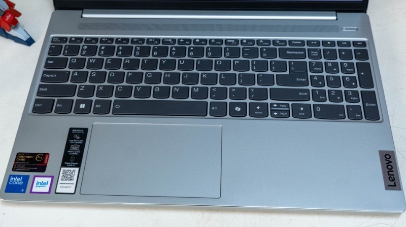 Lenovo IdeaPad Slim 5 15IRU9