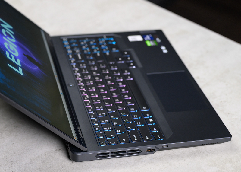 lenovo-legion-pro-5i-gen-8