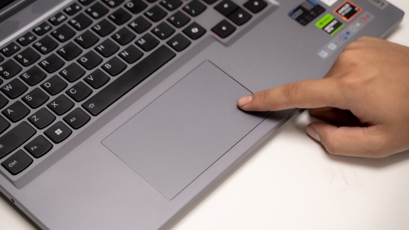 Laptop Lenovo Legion Slim 5 2024 (R7000P) Laptop Lenovo Legion Slim 5 2024 (R7000P)