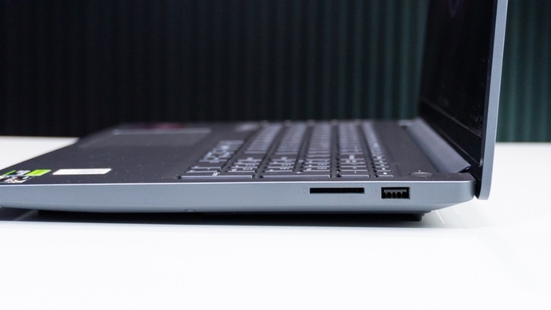 Lenovo LOQ Essential 15ARP10E - Laptop Gaming Tầm Trung Đáng Mua 2026 Lenovo LOQ Essential 15ARP10E - Laptop Gaming Tầm Trung Đáng Mua 2026