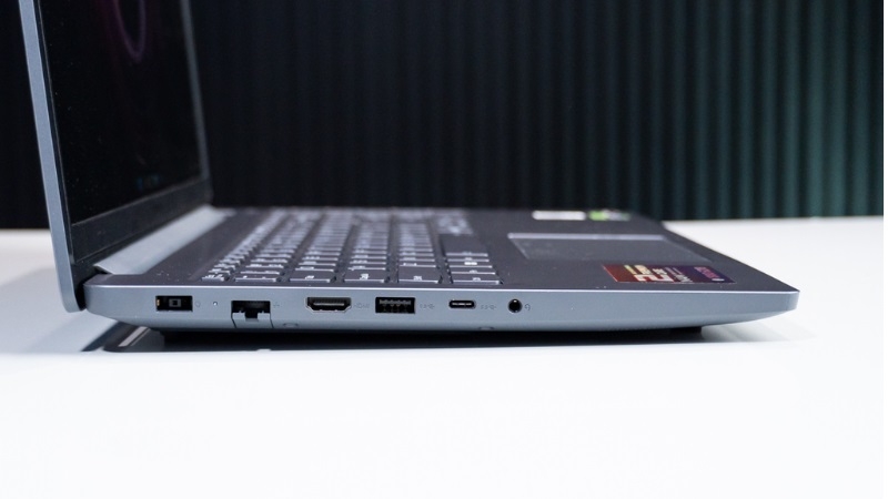 Lenovo LOQ Essential 15ARP10E - Laptop Gaming Tầm Trung Đáng Mua 2026 Lenovo LOQ Essential 15ARP10E - Laptop Gaming Tầm Trung Đáng Mua 2026