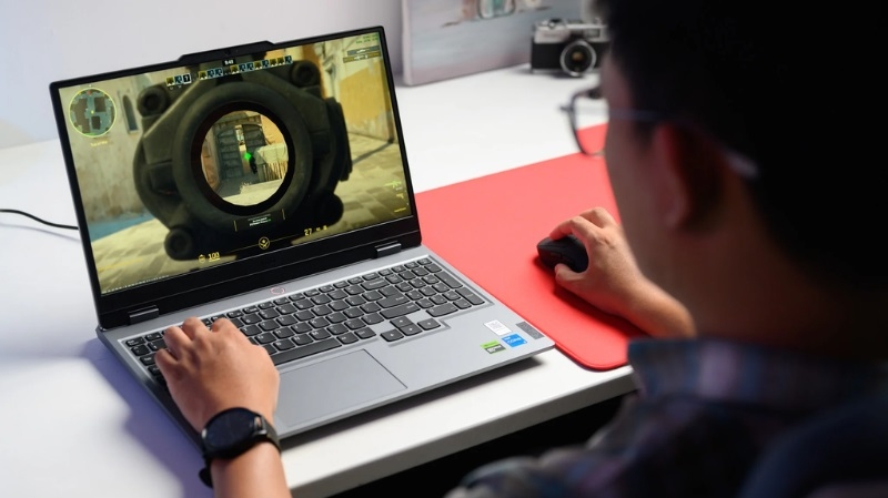 Laptop Lenovo LOQ 15IRX9