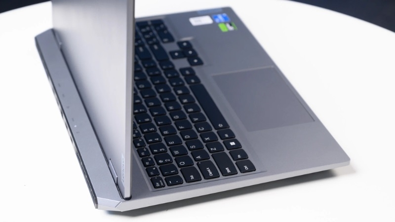Laptop Lenovo LOQ 15IRX9
