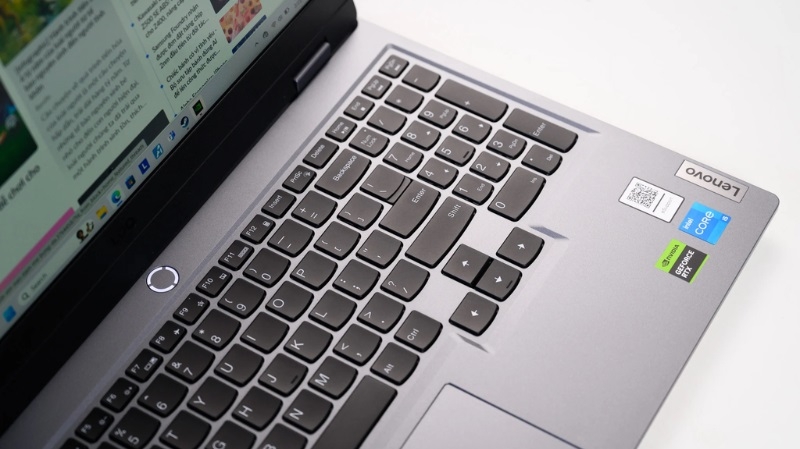 Laptop Lenovo LOQ 15IRX9