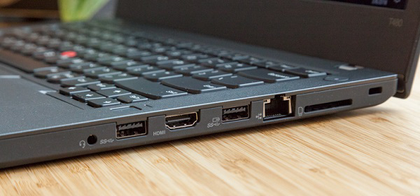 Cạnh phải của máy