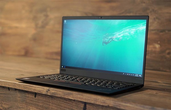 Kích thước 14 inch cùng với độ phân giải WQHD