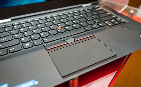 Bàn di chuột di chuyển mượt mà