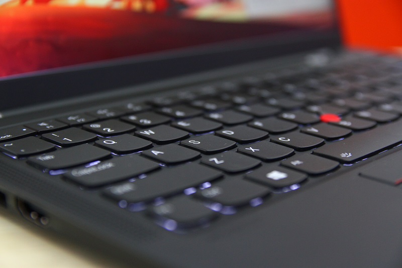 lenovo-thinkpad-x1-carbon-gen-9