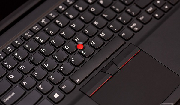 Bàn phím Trackpoint và Touchpad mang lại trải nghiệm tốt