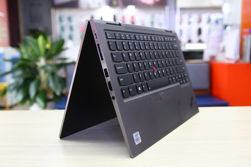 lenovo-thinkpad-x1-yoga-gen-5