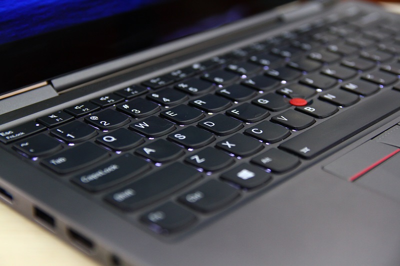 lenovo-thinkpad-x1-yoga-gen-5