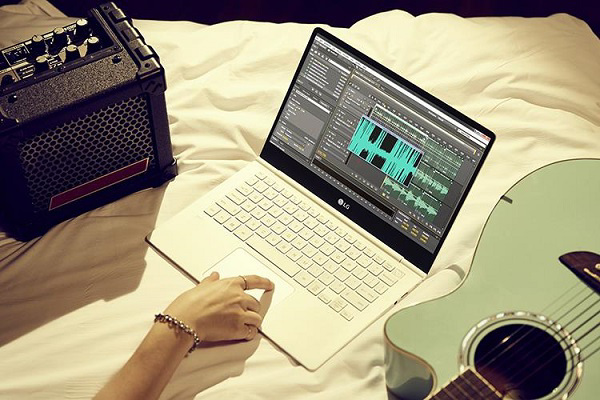 Âm thanh vòm tương tự như rạp phim