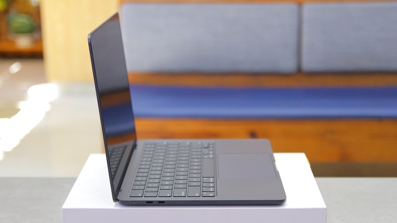 MacBook Air M2 13inch