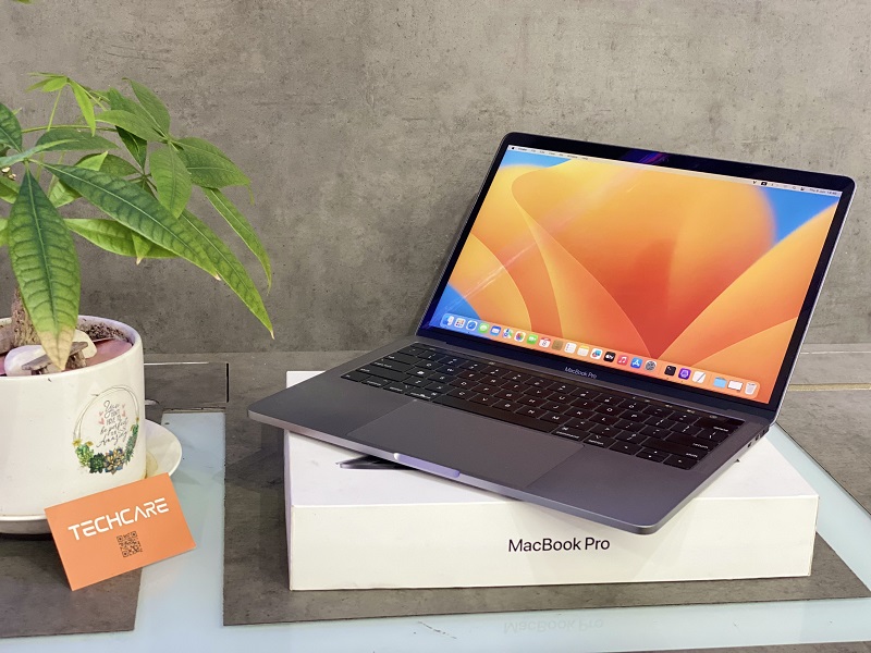 Macbook Pro 13 inch 2019