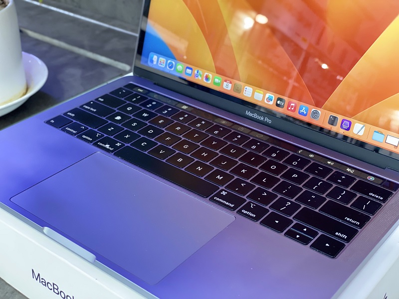 Macbook Pro 13 inch 2019