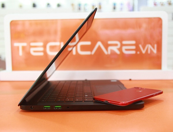 Chiếc laptop vô cùng cứng cáp và chắc chắn