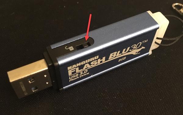 Nếu USB đang được bật tính năng bảo vệ thì tắt nó đi