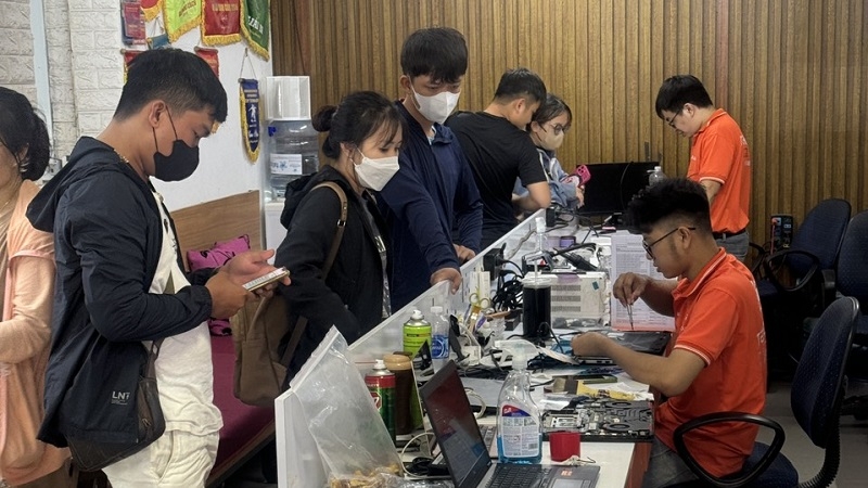 Techcare - Địa chỉ thay mặt kính Oppo Reno2 F chất lượng, giá rẻ Techcare - Địa chỉ thay mặt kính Oppo Reno2 F chất lượng, giá rẻ