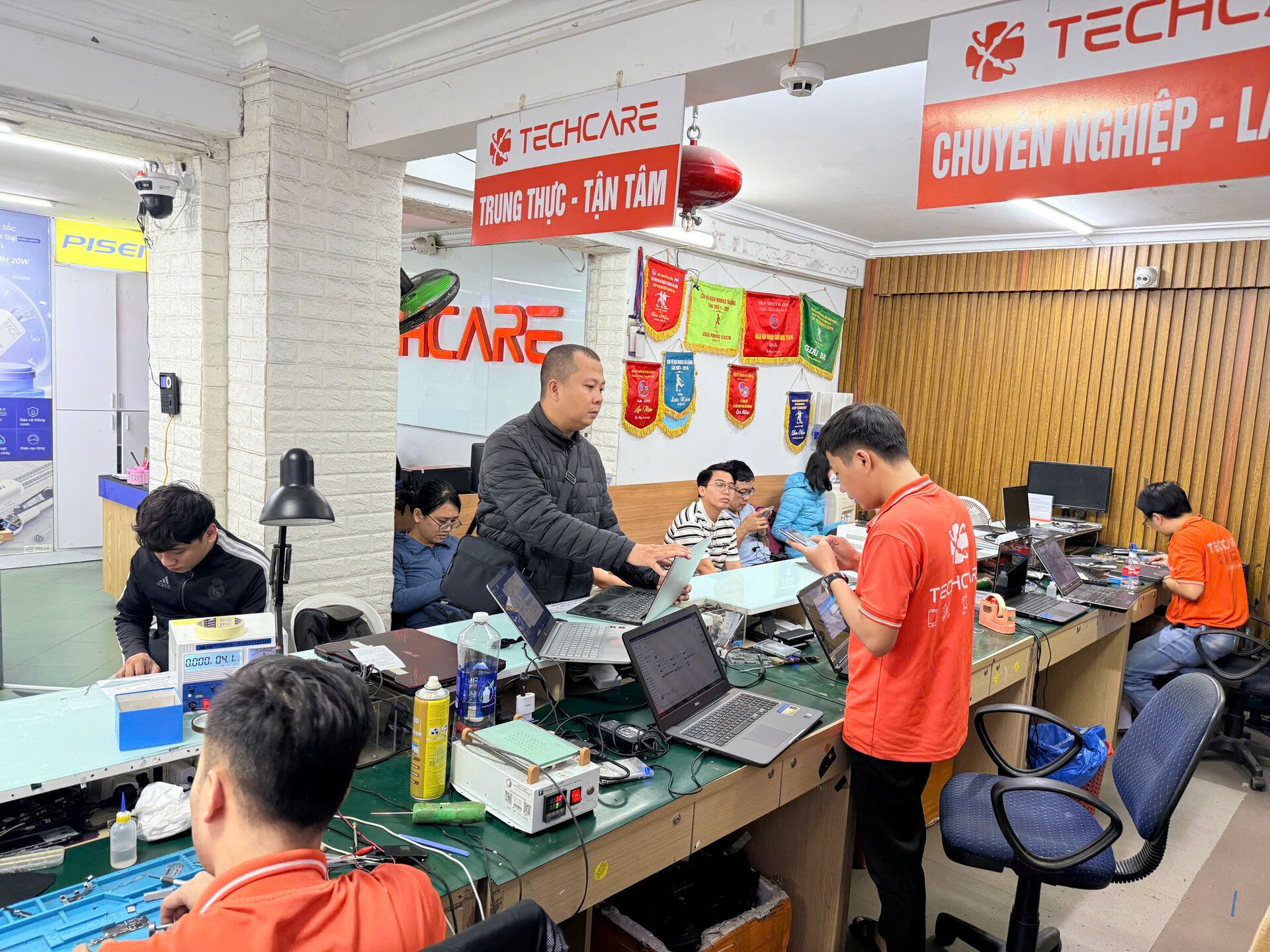 Cửa hàng Techcare 1