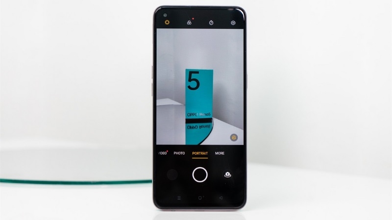 Tại sao màn hình Oppo Reno5 bị hư hỏng cần phải thay mới?