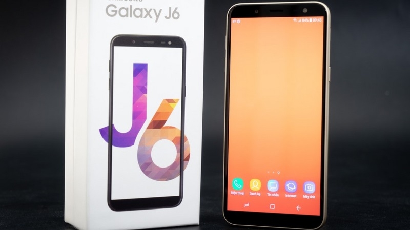 Dịch vụ thay màn hình Samsung J6 2018 uy tín tại trung tâm Techcare