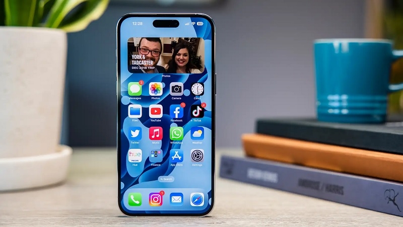 Khi nào bạn cần thay mặt kính iPhone 14 Pro Max và thay có bị ảnh hưởng gì không?