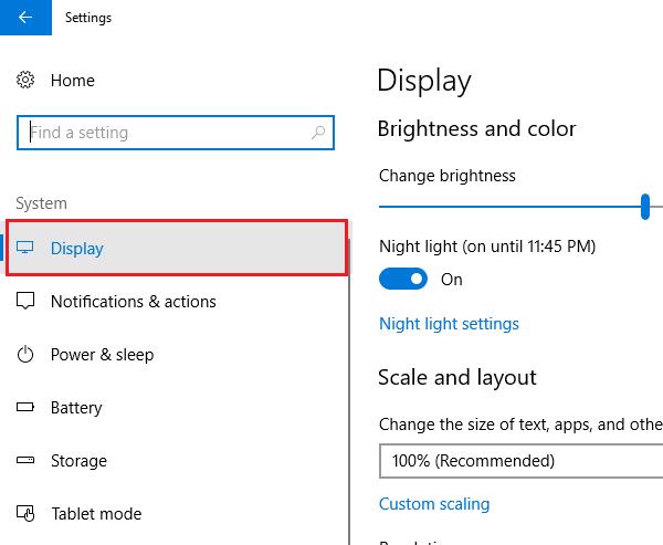 Tìm và nhấn chọn System rồi sau đó chọn vào Display ở khung bên trái