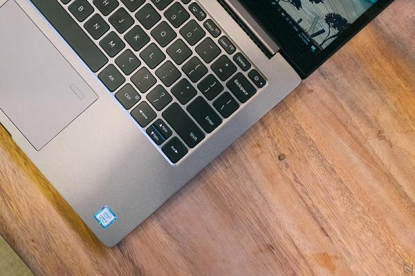 Nút cảm biến này sẽ giúp cho các bạn mở khóa nhanh chóng