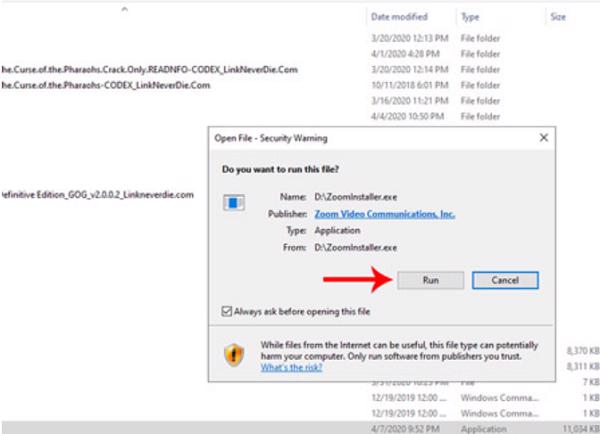 Các bạn chọn Run