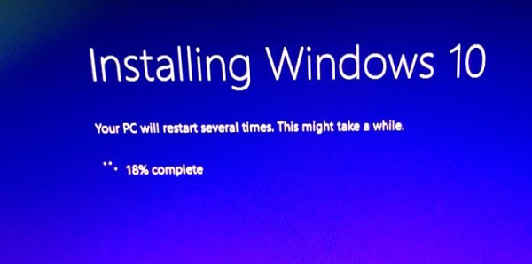 Hệ thống tiến hành cài đặt Windows 10 trong vài phút